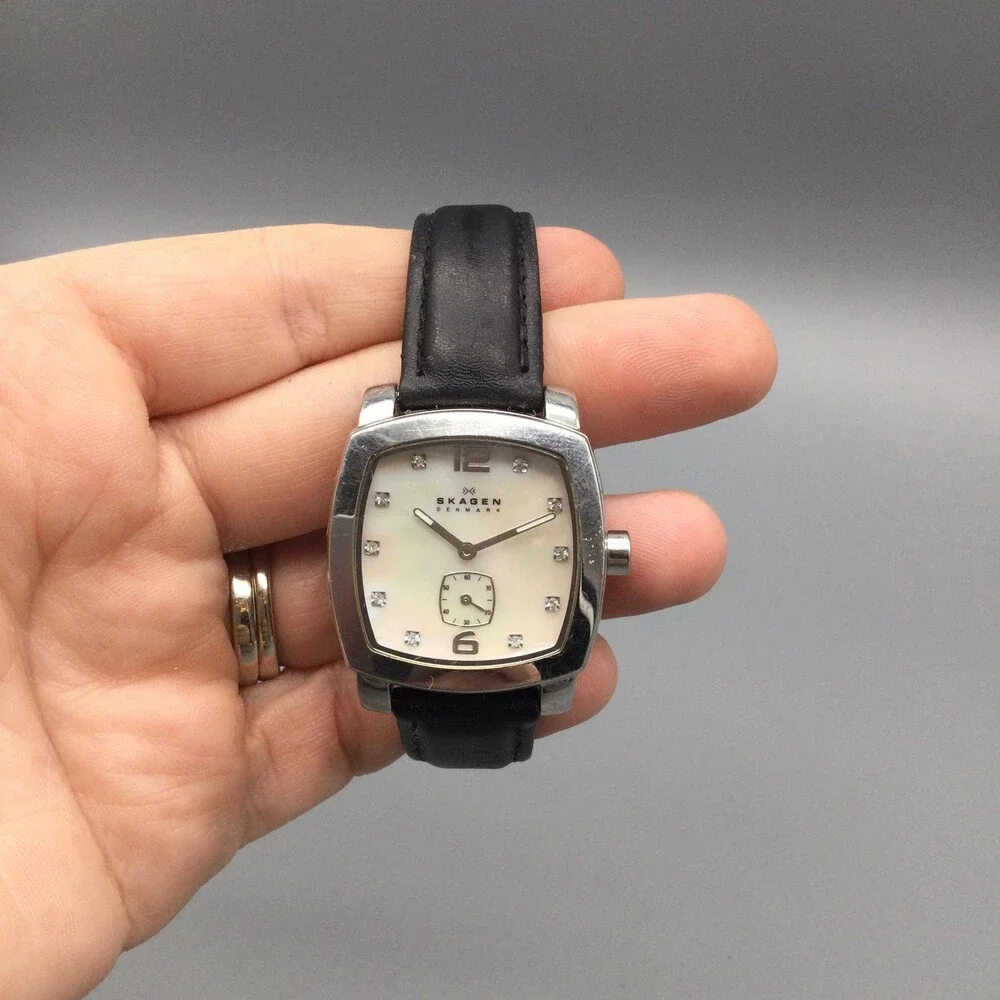 Skagen Womens Watch 30mm Silver Tone White MOP Diamonds 556SSLP New Battery